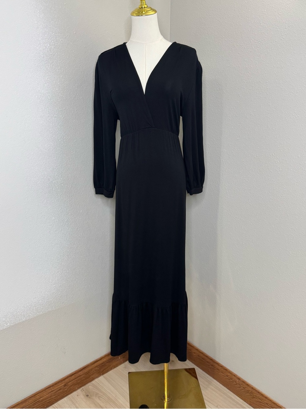 Fraiche by J Black Maxi Dress Size L Long Sleeve Deep V Neck Ruffle Hem NWT